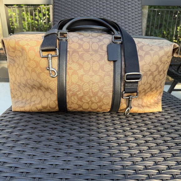 Coach Trekker Bag in Signature Canvas F77896 Tan/Black Duffle Travel Weekender - Picture 3 of 12